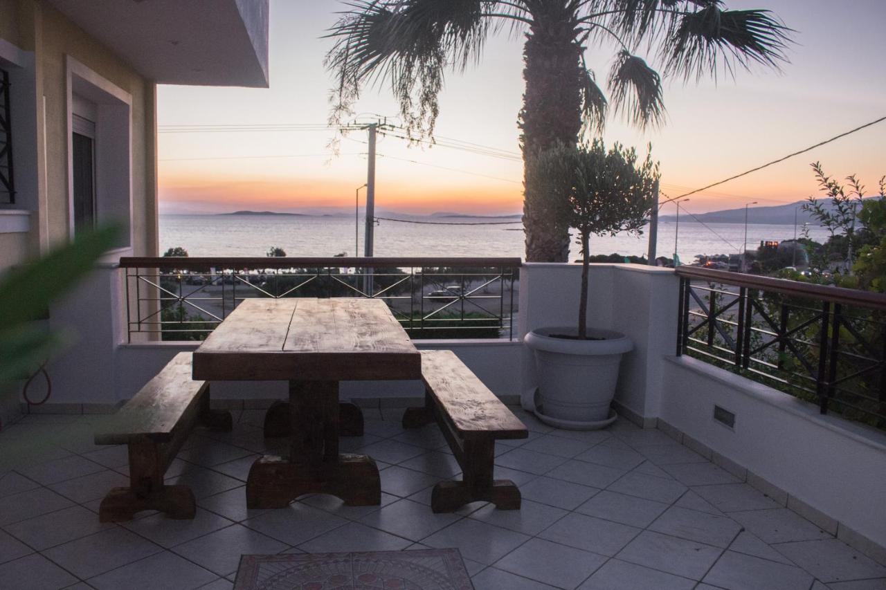 Luxury Seaview Apartment By The Sea Saronida Exterior photo